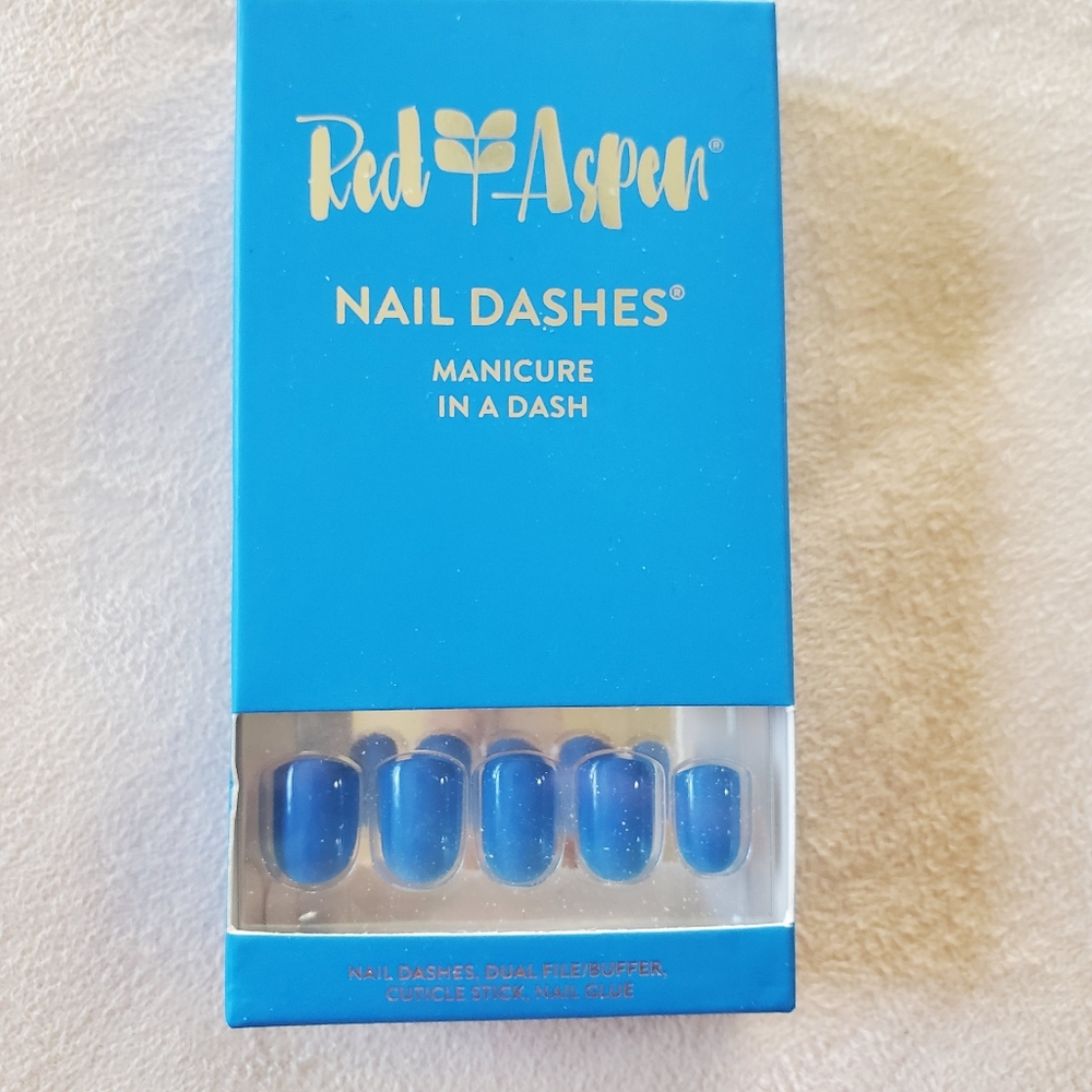 Red Aspen Nail Dashes Short Square